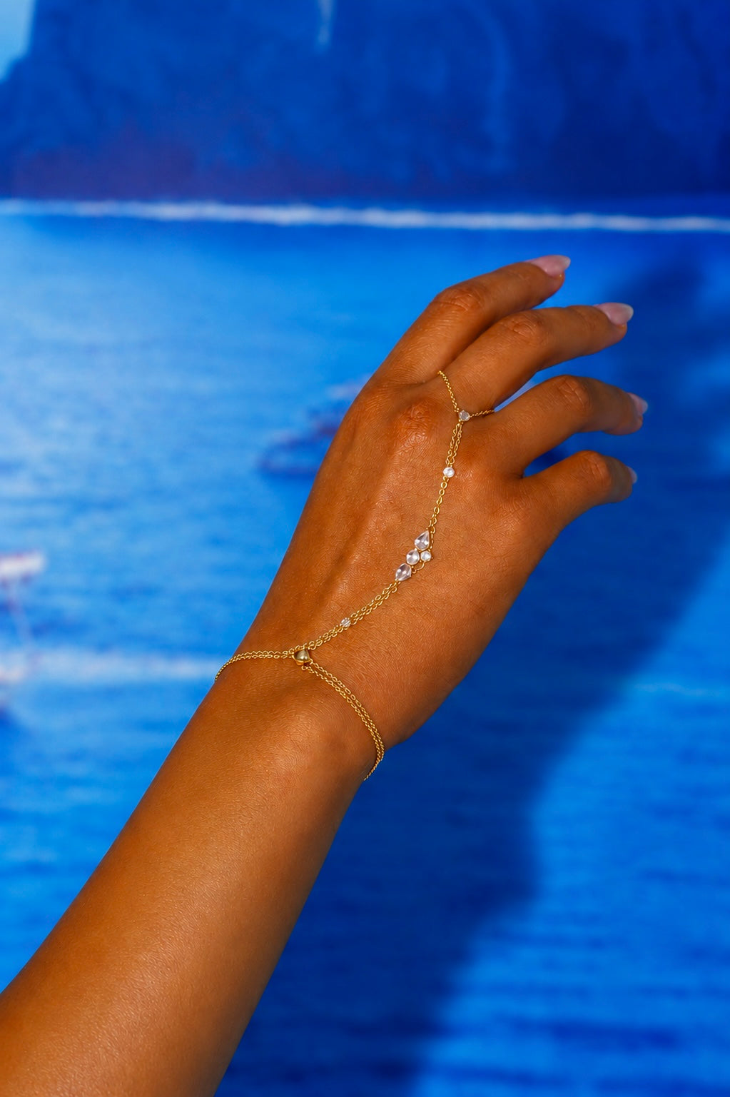 AURA HANDCHAIN