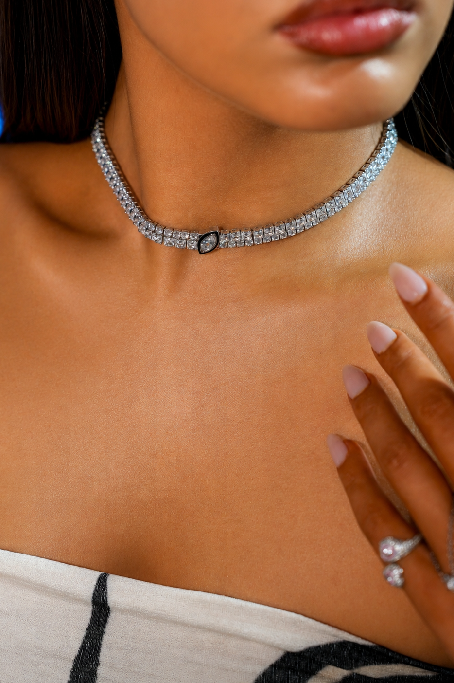BLACK HALO NECKLACE