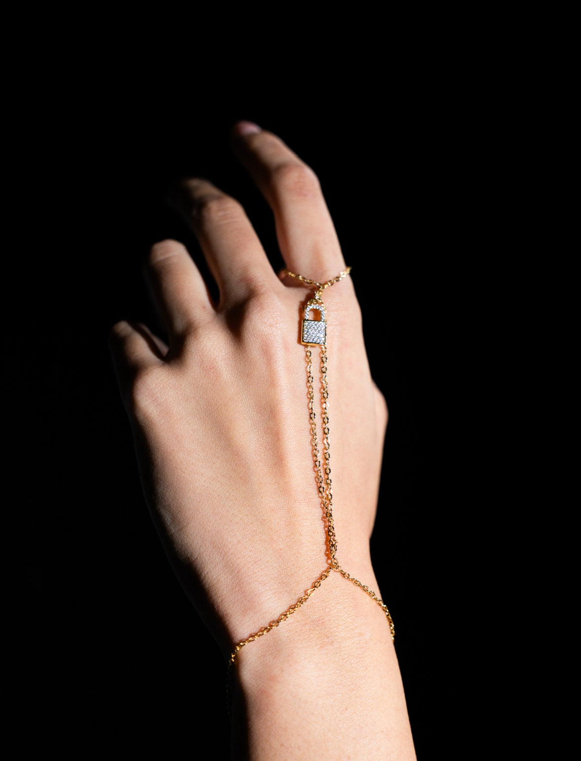 LOCK HAND CHAIN