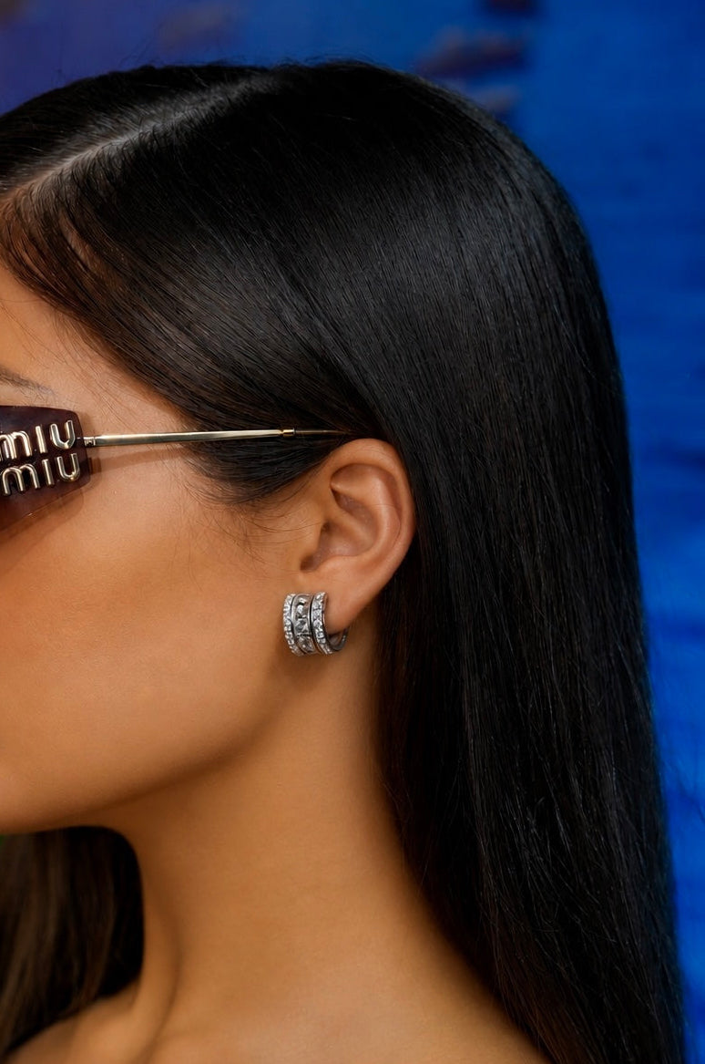 STUD EARRING