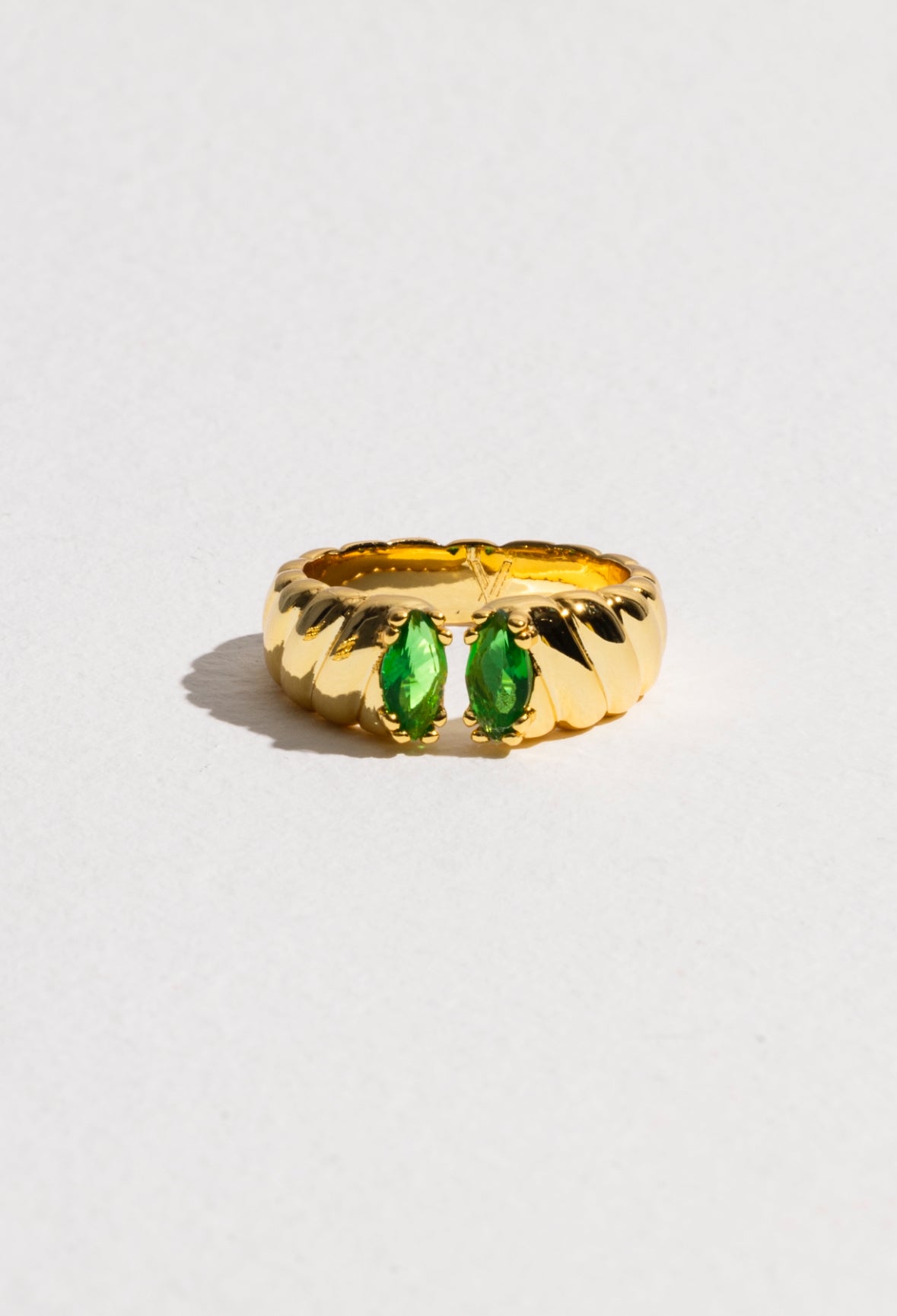 emerald ring (adjustable size)